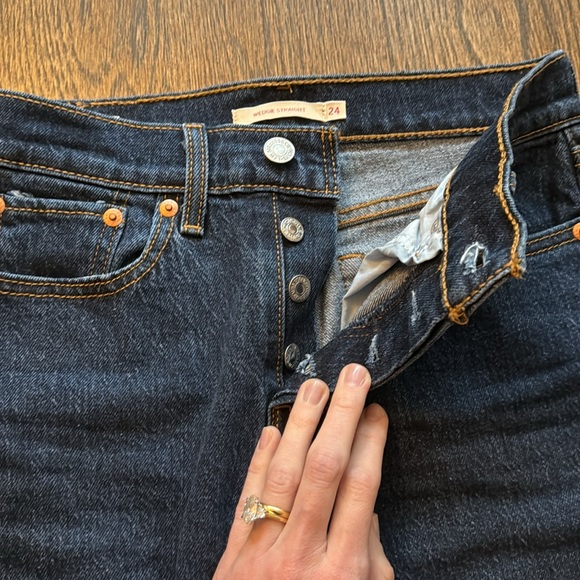 Levi’s Wedgie Straight Leg Dark Wash Jeans - Picture 4 of 9